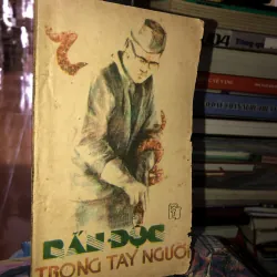 Rắn độc trong tay người - Lê Phú Khải & Trần Đồng Minh