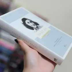 NHẬT KÝ ANNE FRANK 740196