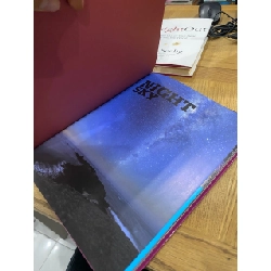 NIGHT SKY: WATCHING THE UNIVERSE OUTSIDE YOUR WINDOW BY GILES SPARROW 199811