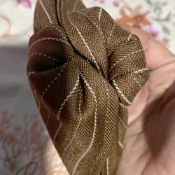 Kẹp tóc càng cua tam giác phong cách cổ Điển mới 2025 760000