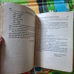 Có gì lạ trong cung Nguyễn? (Song ngữ) 1044680