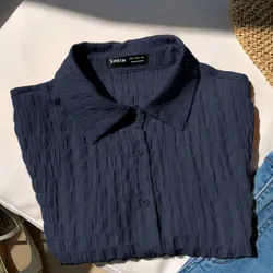 Áo sơ mi dáng croptop xanh dương đậm tay ngắn 608935