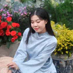 Váy cô dâu cổ cao dài tay chất liệu lụa màu trắng kem 737788