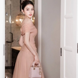 Đầm đi tiệc thương hiệu Doan Ngan Chau Size M màu Hồng chính hãng còn mới nguyên tag 521246