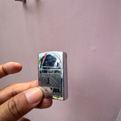 Hộp quẹt zippo 2004 made in Usa 450846