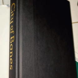 Cassandra Clare (#1 NYT Bestselling author) - City of Bones (Hardcover) 470387