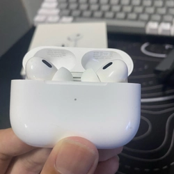 Air pods pro cũ tai phải bị chập chờn khi sạc 