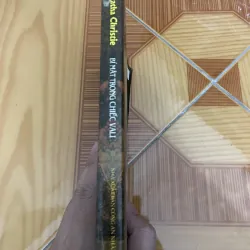Bí mật trong chiếc vali - Agatha Christie  1044235