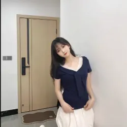 Áo thun NEWTAG nữ tính cổ ren hãng Seemon chất thun mềm mại 605686