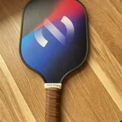 Vợt Pickleball NIUPIPO màu đen, đỏ, xanh.