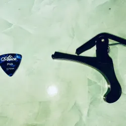 Đàn Guitar nhập môn-dây thép 97% 611017