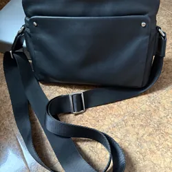 cần pass túi xách thời trang cho nam mới mua da thật 100% bao text  675075