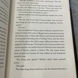 THE DEVOURING (2 tập) - SIMON HOLT 759992