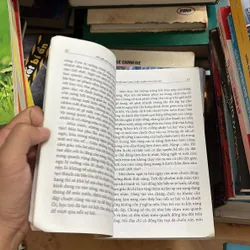 II Sách Tình Yêu: Hãy Để Anh Làm Chiếc Khăn Tay Của Em - 2012 698011