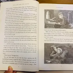 [Sách tiếng Anh 2hand] Like new 90% - 💫 The Lady and the Squire – Terry Jones 604956