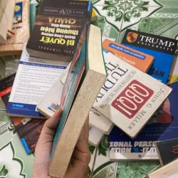 Sự cứu chuộc của một sát thủ kinh tế  800616