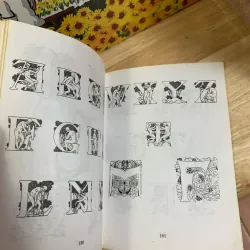 Văn Hóa Trang Trí Các Nước Đông Tây - Huỳnh Văn Lý 927239