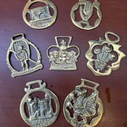 Huy hiệu đồng để trang trí của hoàng gia Anh 1001008