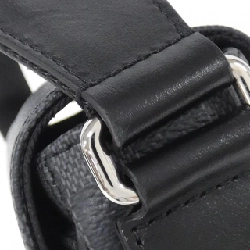 Túi đeo vai Louis Vuitton Damier Graphite District PM N42710 611736