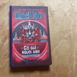 COMBO DANIEL SILVA CÔ GÁI NGƯỜI ANH- CHÂN DUNG MỘT GIÁN ĐIỆP- THIÊN THẦN SA NGÃ 575247