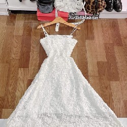 Váy trắng S