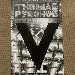 V - Tiểu thuyết của Thomas Pynchon 