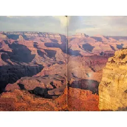 The beautiful land - William O.Douglas 711638