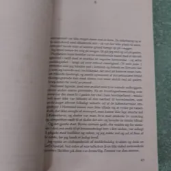  Din naestes hus - jette a.kaarsbol 997257