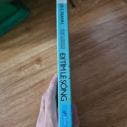 Đi tìm lẽ sống  675329