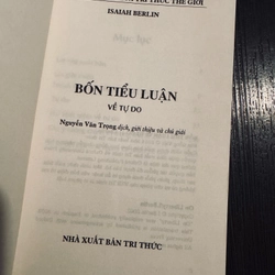 Bốn tiểu luận 454037