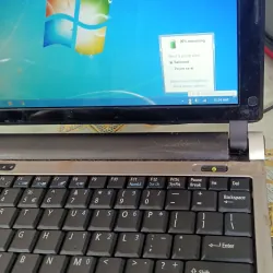 Laptop 10.1 inch ZIN,pin 1h30 phút 957961