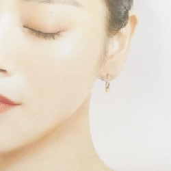 K18 Ba màu Bông tai một bên - Hàng hiệu Chính hãng 869364