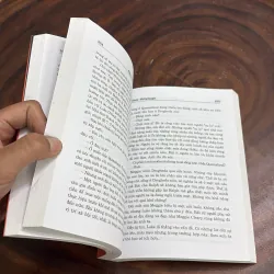 II Văn Học Kinh Điển: Những Con Chim Ẩn Mình Chờ Chết - COLLEEN Mc CULLOUGH - 2012 977224