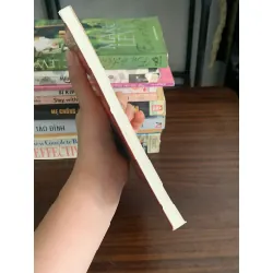 Truyện kể về các vương phi hoàng hậu nhà Nguyễn – Nhiều tác giả 558559