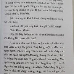 Phía sau một khách sạn - Khôi Vũ (còn mới 90%) 463936