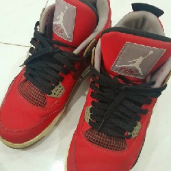 Giày Nike Air Jordan 4 Retro Toro Bravo
