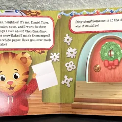 Board book Lật mở Merry Christmas, Daniel Tiger! – Giáng Sinh ấm áp cùng Daniel Tiger  927811
