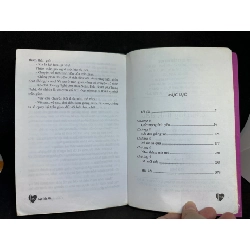 Chia Tay Tình Đầu, Lạc Tiểu Mỹ, Mới 60% (Ố Vàng, Trang đầu có ghi chữ), 2010 SBM2504 914120