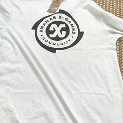 Áo thun ananas Merchandise Tee - AXGC Logo Badge - Snow White 528569