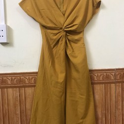 Váy Mango xoắn ngực eo size M