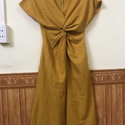 Váy Mango xoắn ngực eo size M