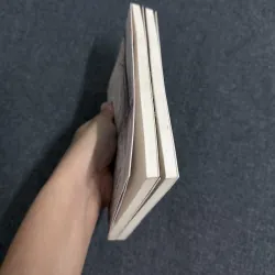 Từ thăm thẳm lãng quên, Ở quán cà phê của tuổi trẻ lạc lối - Patrick Modiano 755423