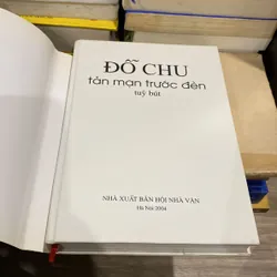 TẢN MẠN TRƯỚC ĐÈN, Tùy bút, bản bìa cứng có chữ ký tác giả Đỗ Chu (XB 2004) 674902