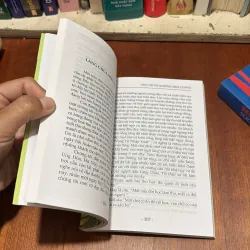 II Sách: Phụ Nữ Và Những Mùa Covid - Phạm Thị Phương Thảo - 2022 786232