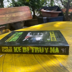 KẺ BỊ TRUY NÃ- John Le Carre 536680