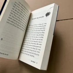 Mỉm cười dù cuộc đời là thế 977042