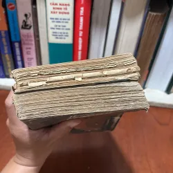 II Văn Học Nước Ngoài: Hoàng Hậu MácGô (2 Tập) - ALEXANĐRƠ ĐUYMA - 1988 781593