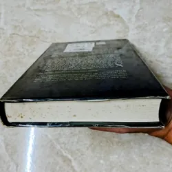 NGƯỜI HÙNG MANG NGÀN KHUÔN MẶT 717957