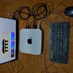 Nguyên bộ máy tính gồm Mac mini, màn hình, bàn phím, chuột 6790