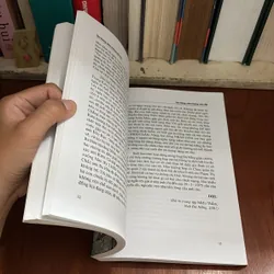 II Tủ Sách Nhân Vật: Năm Tháng Cuộc Đời - Sáu Hưng - 2009 716780